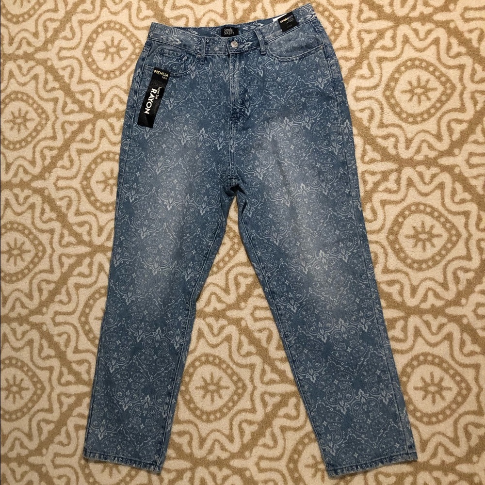 Jeans w/ Paisley Pattern